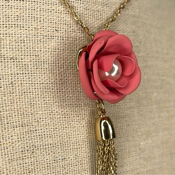 GOLD ROSE TASSEL NECKLACE FAUX PEARL ACCENT - Picture 8 of 12